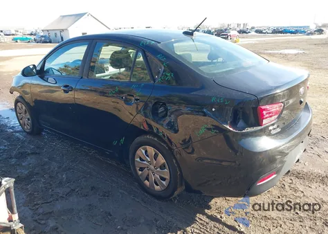 2018 Kia Rio S z USA, uszkodzony, nr VIN 3KPA24AB7JE048254